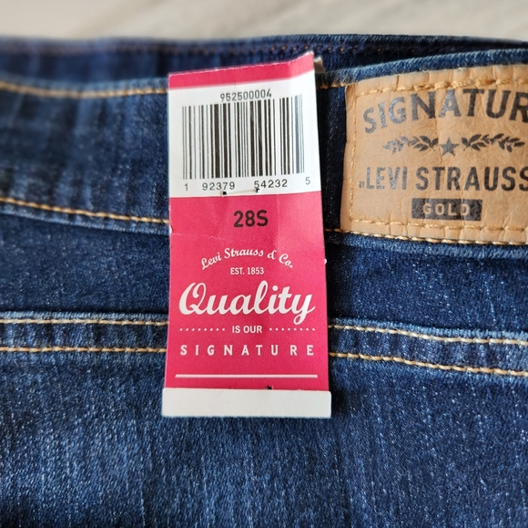17.  NWT Signature by Levi Strauss & Co. Women's Plus Size Modern Bootcu… - Picture 8 of 10